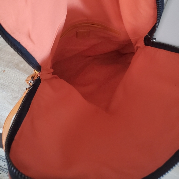 Mustard Yellow Crossbody/Shoulder Handbag - Picture 3 of 4